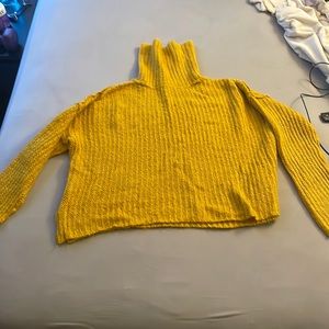 High turtle neck sweater